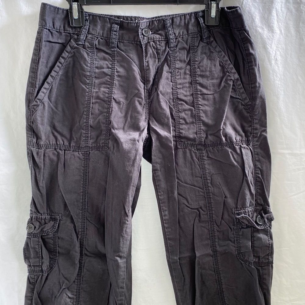 Clavin Klein Cargo Capri Size: 8 - Picture 3 of 11